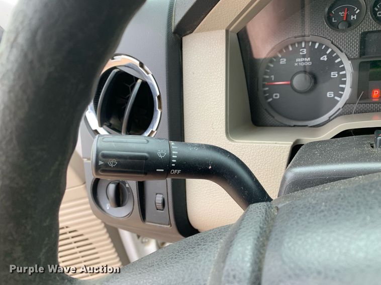 image for item DK7895 2010 Ford F350 Super Duty  flatbed pickup truck