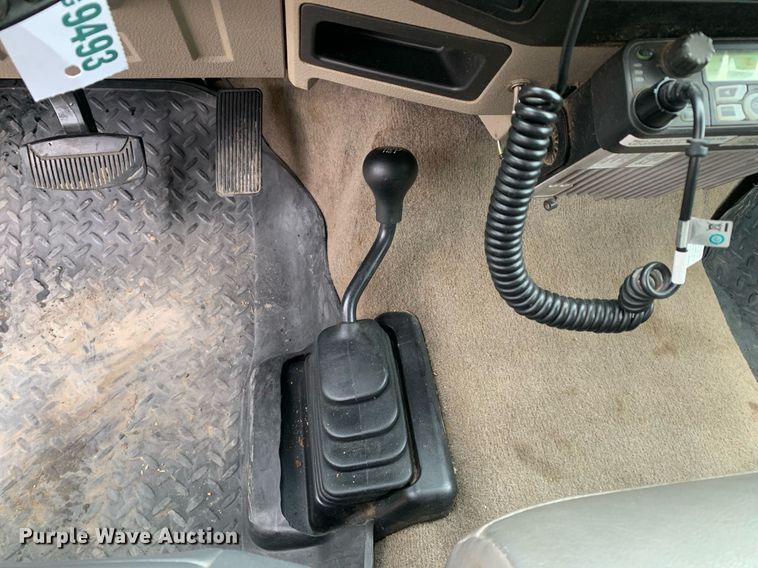 image for item DK7895 2010 Ford F350 Super Duty  flatbed pickup truck