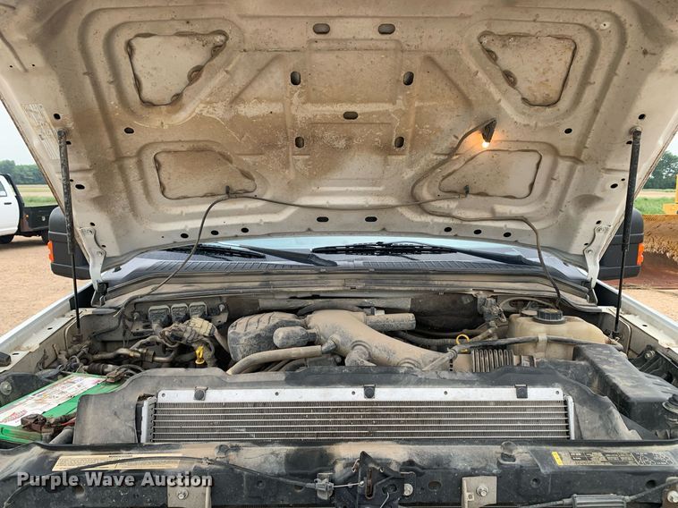 image for item DK7895 2010 Ford F350 Super Duty  flatbed pickup truck