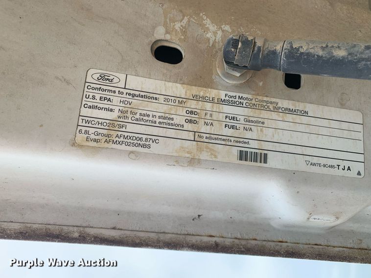 image for item DK7895 2010 Ford F350 Super Duty  flatbed pickup truck