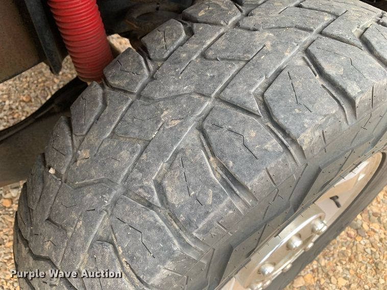 image for item DK7895 2010 Ford F350 Super Duty  flatbed pickup truck