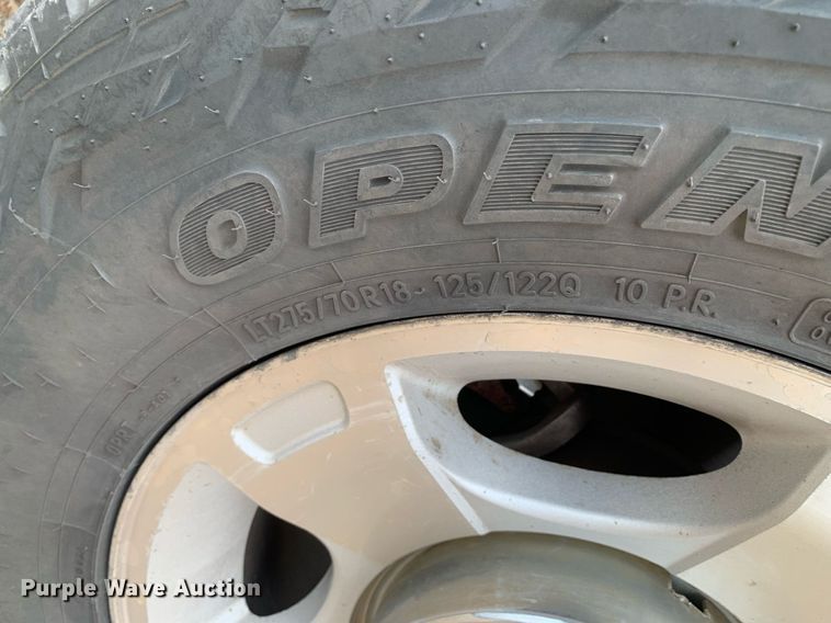 image for item DK7895 2010 Ford F350 Super Duty  flatbed pickup truck