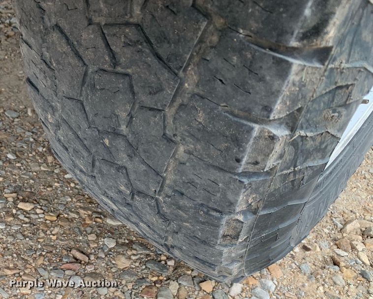 image for item DK7895 2010 Ford F350 Super Duty  flatbed pickup truck