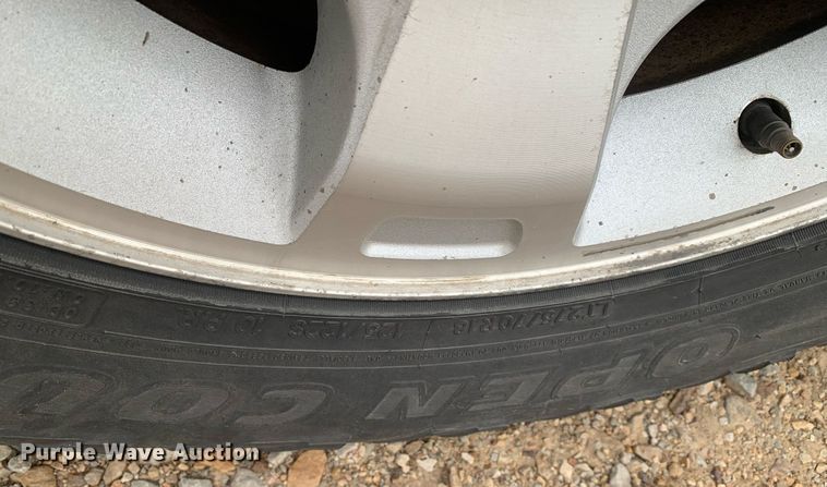 image for item DK7895 2010 Ford F350 Super Duty  flatbed pickup truck