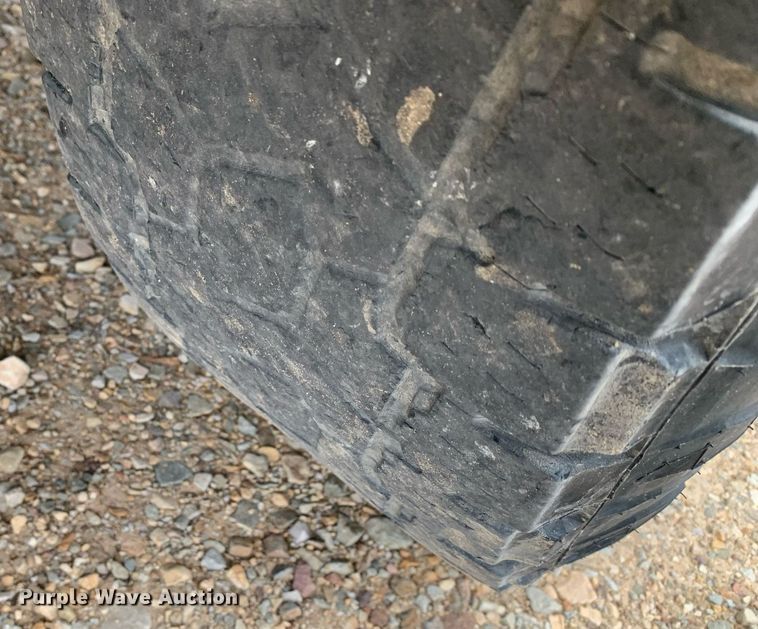 image for item DK7895 2010 Ford F350 Super Duty  flatbed pickup truck