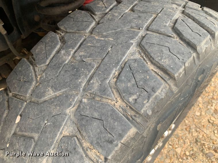 image for item DK7895 2010 Ford F350 Super Duty  flatbed pickup truck