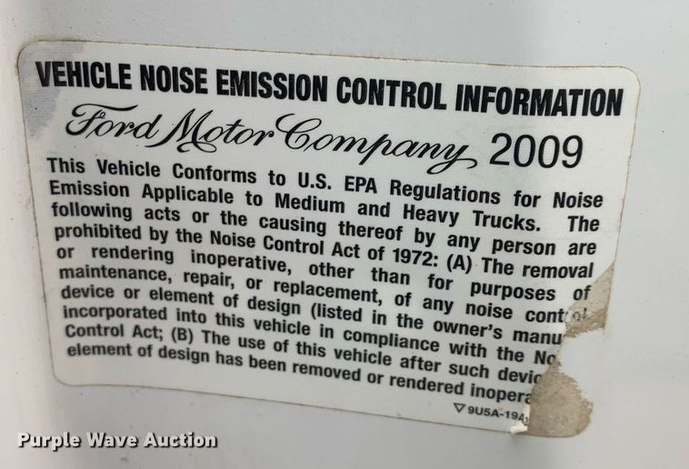 image for item DK7895 2010 Ford F350 Super Duty  flatbed pickup truck