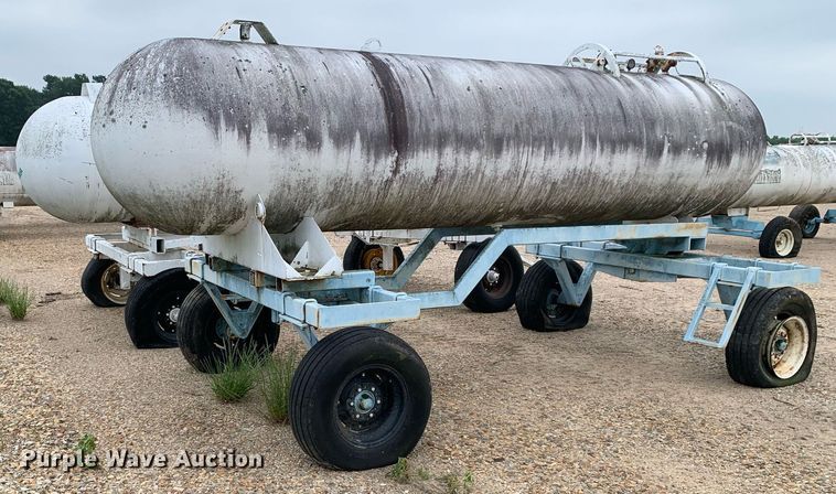 image for item DK7905 (2) NH3 tanks