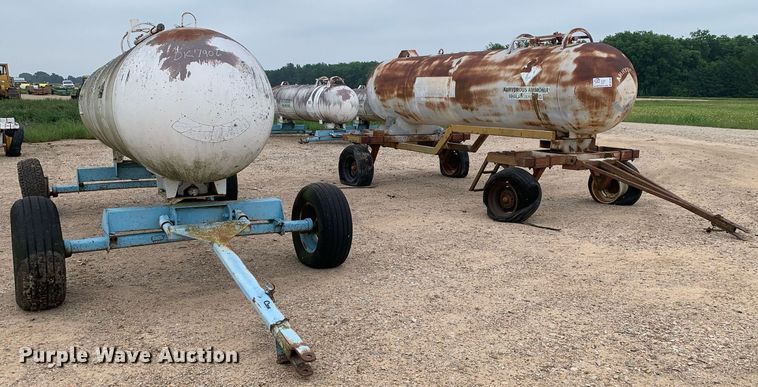 image for item DK7906 (2) NH3 tanks