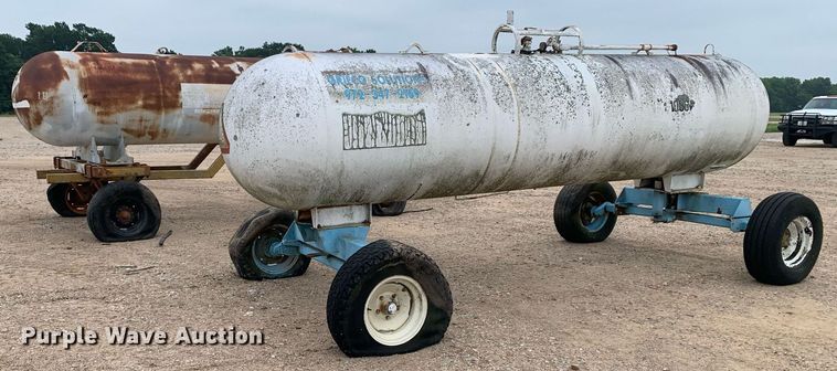 image for item DK7906 (2) NH3 tanks