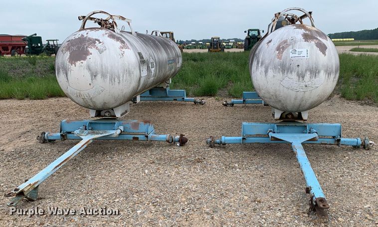 image for item DK7907 (2) NH3 tanks