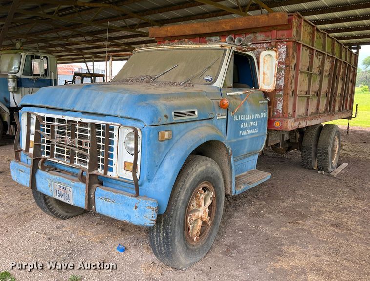 image for item DK7916 1972 GMC  grain truck