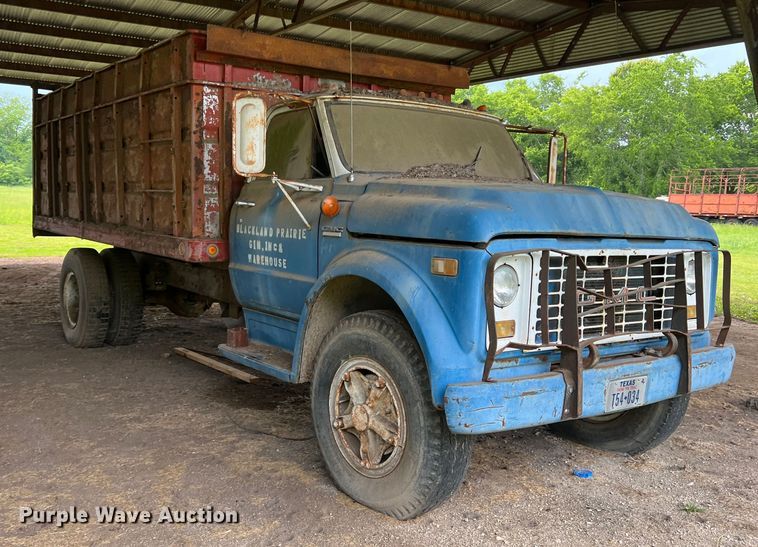 image for item DK7916 1972 GMC  grain truck