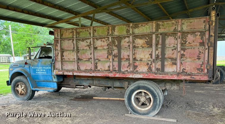 image for item DK7916 1972 GMC  grain truck