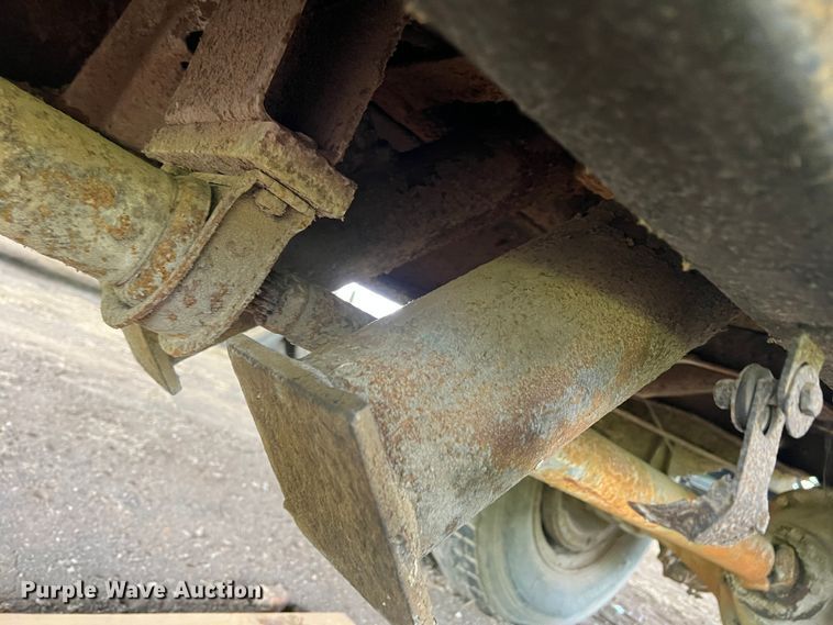 image for item DK7916 1972 GMC  grain truck