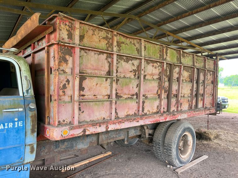 image for item DK7916 1972 GMC  grain truck