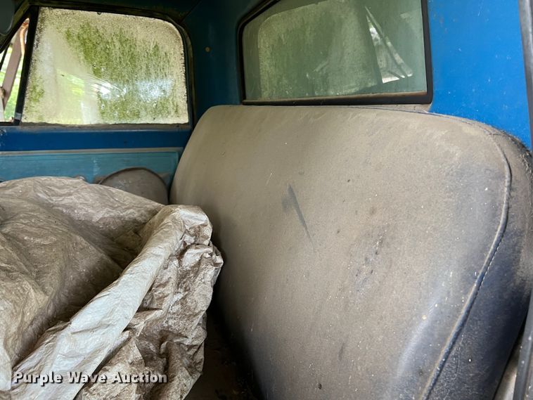 image for item DK7916 1972 GMC  grain truck