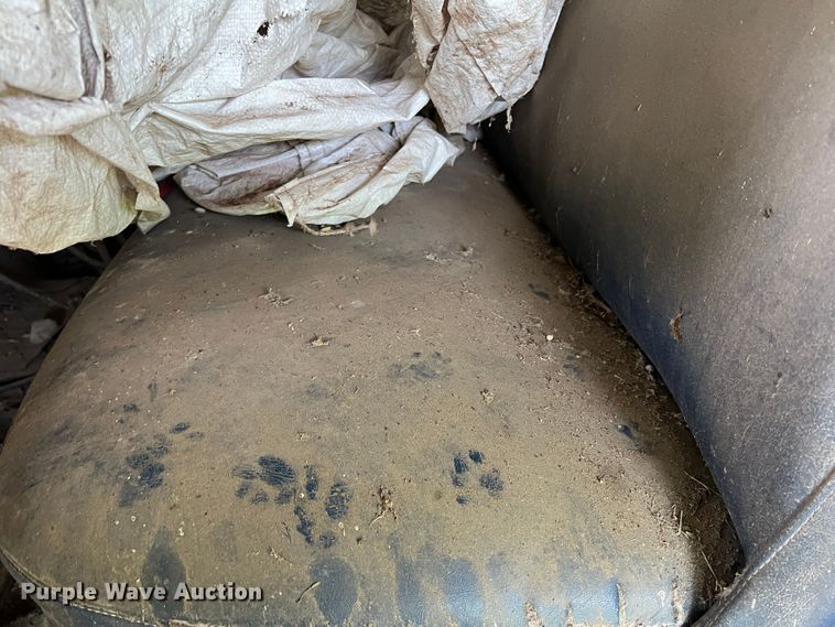 image for item DK7916 1972 GMC  grain truck