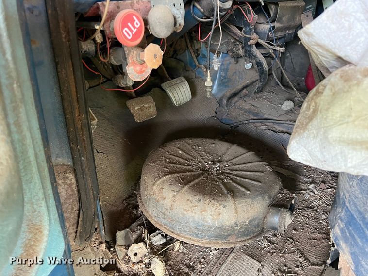 image for item DK7916 1972 GMC  grain truck