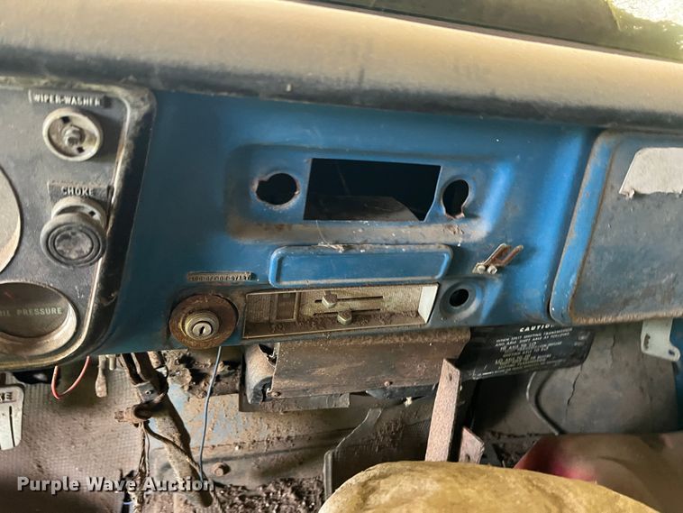 image for item DK7916 1972 GMC  grain truck