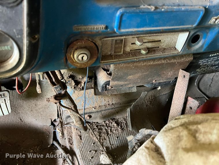 image for item DK7916 1972 GMC  grain truck