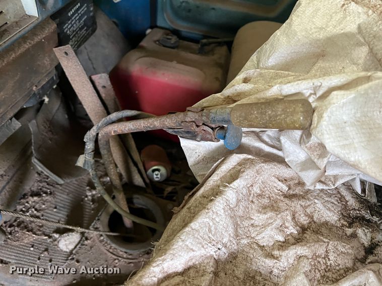 image for item DK7916 1972 GMC  grain truck