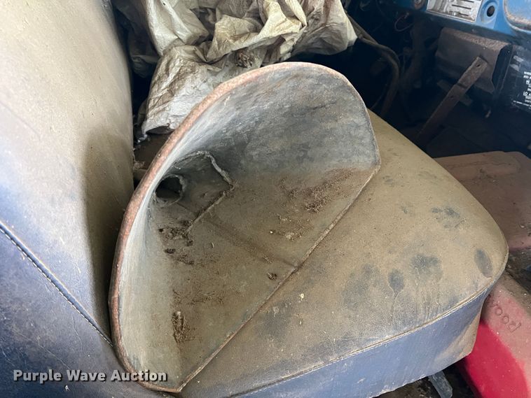 image for item DK7916 1972 GMC  grain truck