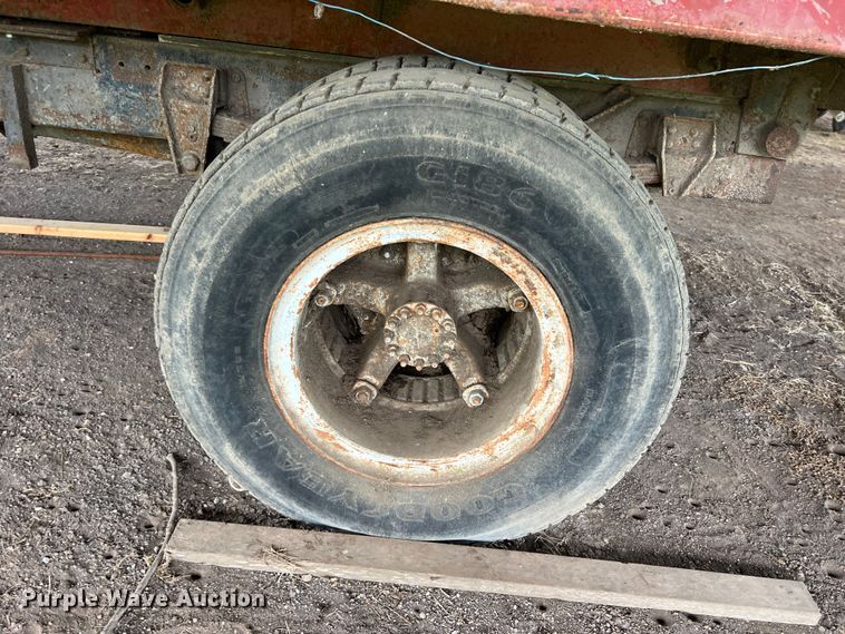 image for item DK7916 1972 GMC  grain truck