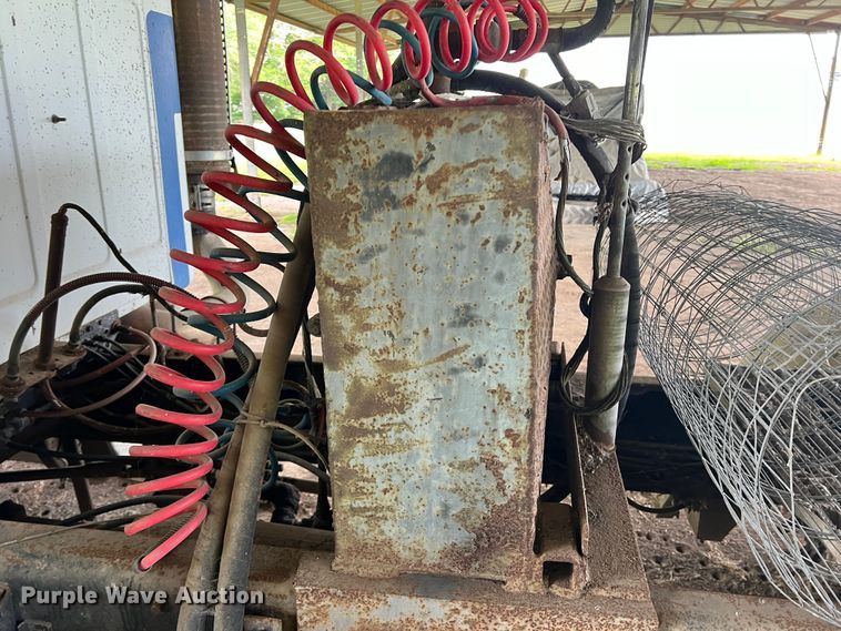 image for item DK7917 1985 GMC General  semi truck