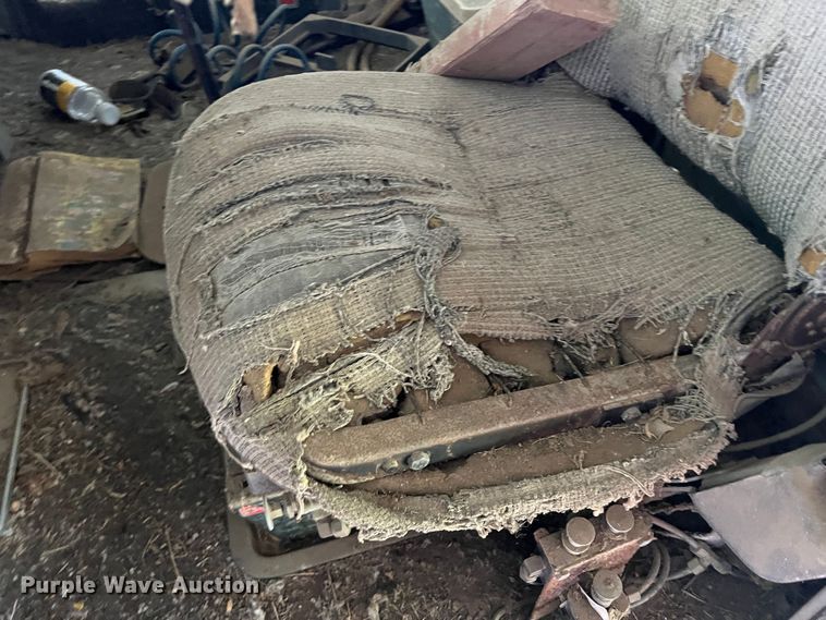 image for item DK7917 1985 GMC General  semi truck