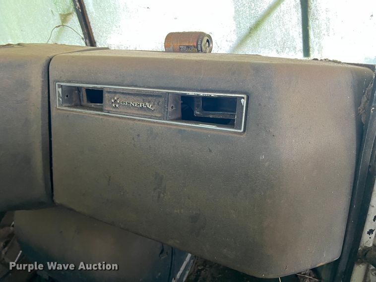 image for item DK7917 1985 GMC General  semi truck