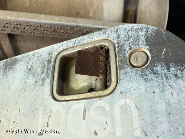 image for item DK7917 1985 GMC General  semi truck