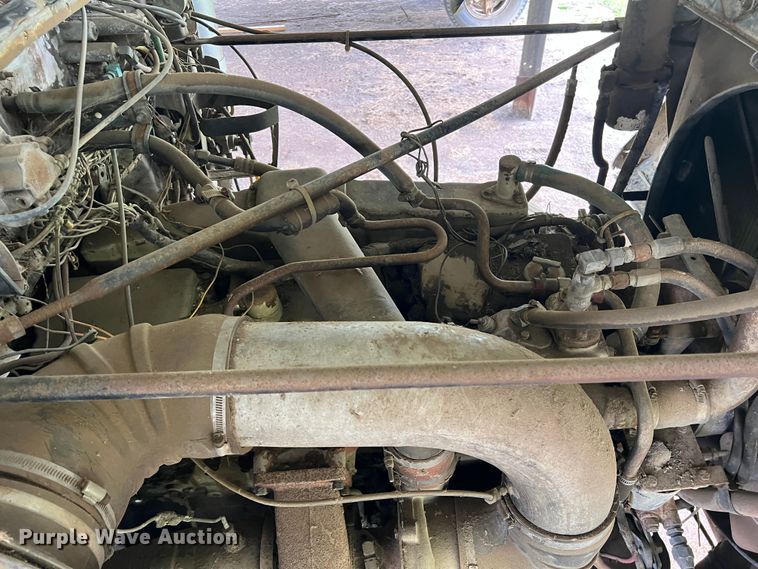 image for item DK7917 1985 GMC General  semi truck