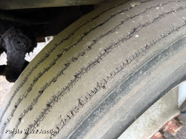 image for item DK7917 1985 GMC General  semi truck