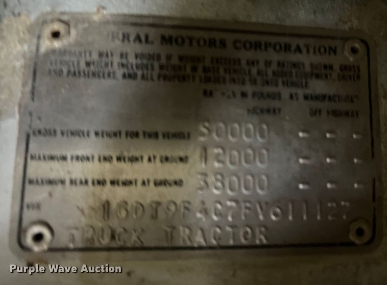 image for item DK7917 1985 GMC General  semi truck