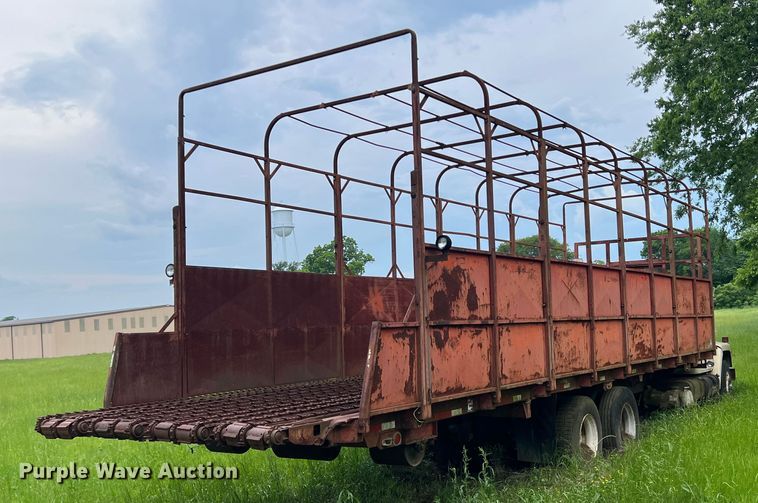 image for item DK7918 1980 International F1954 cotton module transport truck