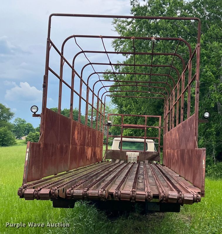 image for item DK7918 1980 International F1954 cotton module transport truck