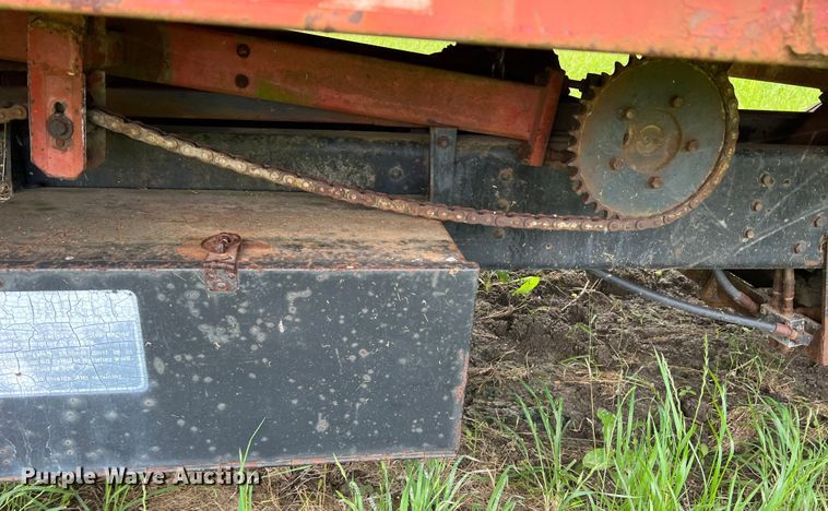 image for item DK7918 1980 International F1954 cotton module transport truck