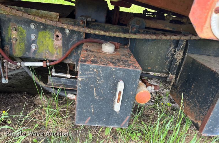 image for item DK7918 1980 International F1954 cotton module transport truck