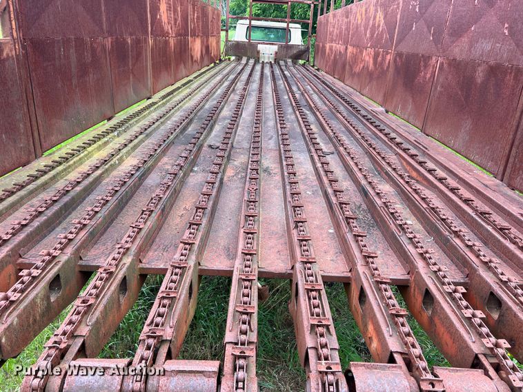 image for item DK7918 1980 International F1954 cotton module transport truck