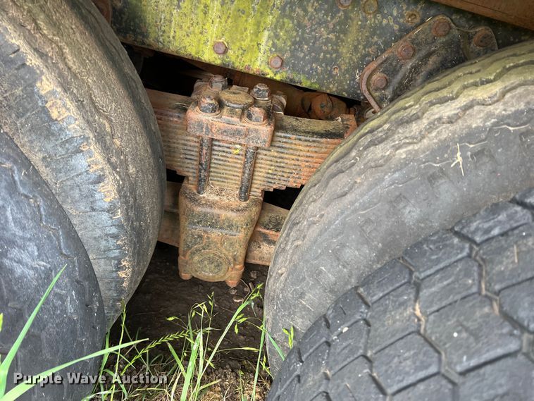 image for item DK7918 1980 International F1954 cotton module transport truck