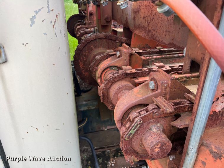 image for item DK7918 1980 International F1954 cotton module transport truck