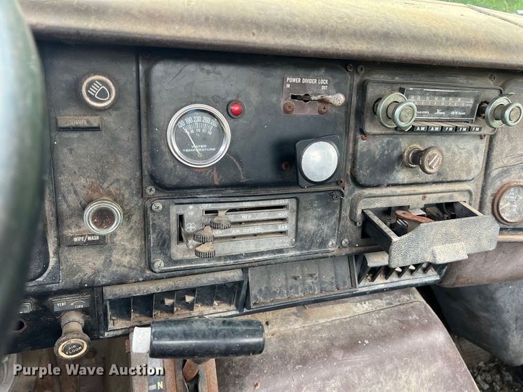 image for item DK7918 1980 International F1954 cotton module transport truck