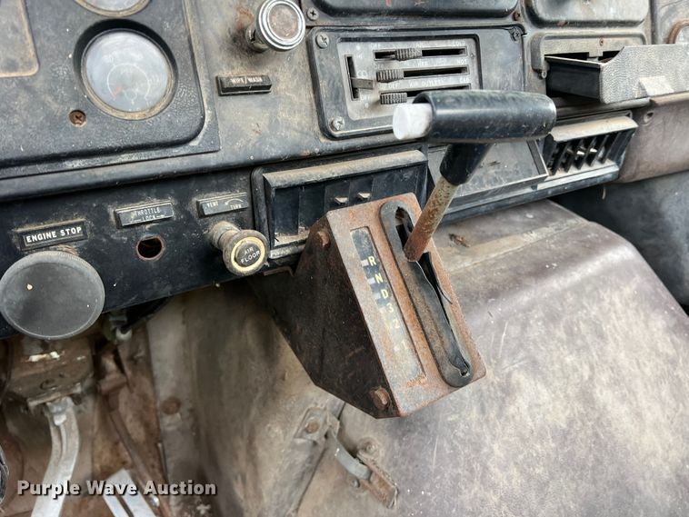 image for item DK7918 1980 International F1954 cotton module transport truck