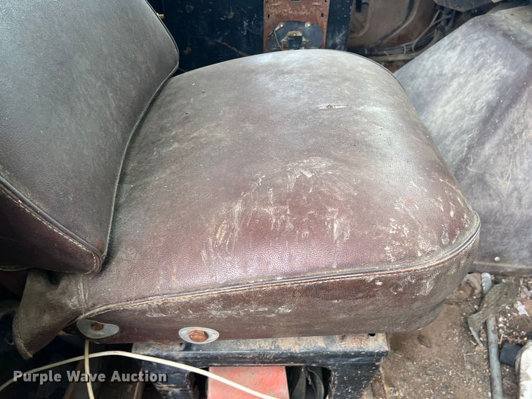 image for item DK7918 1980 International F1954 cotton module transport truck