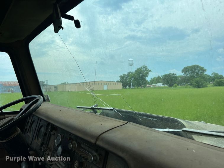 image for item DK7918 1980 International F1954 cotton module transport truck