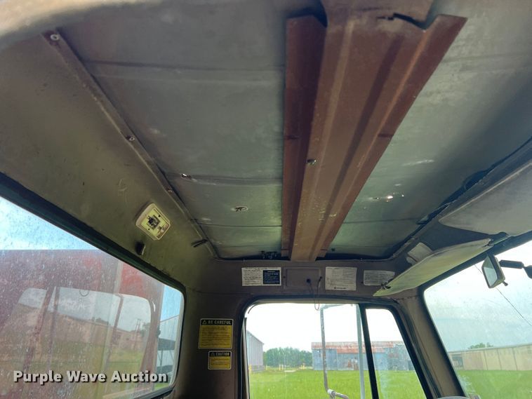 image for item DK7918 1980 International F1954 cotton module transport truck