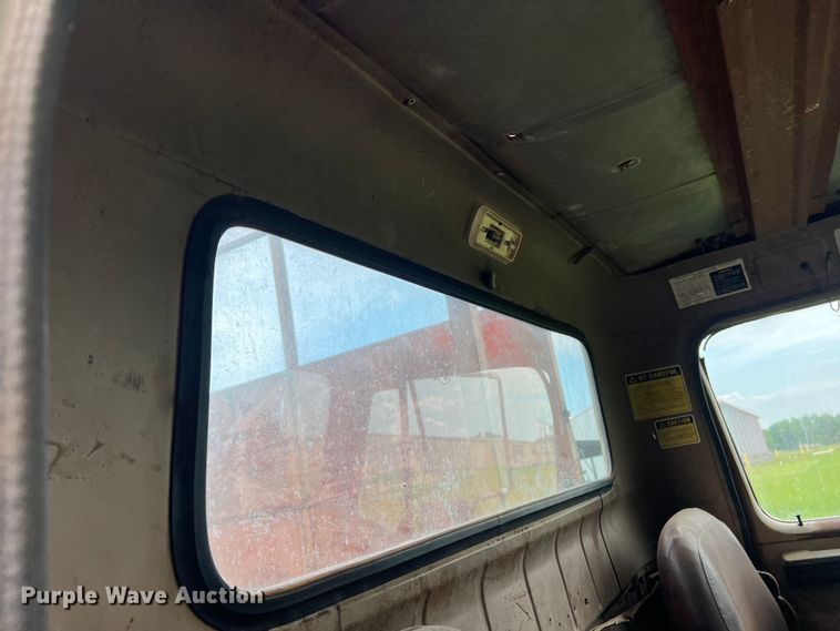 image for item DK7918 1980 International F1954 cotton module transport truck