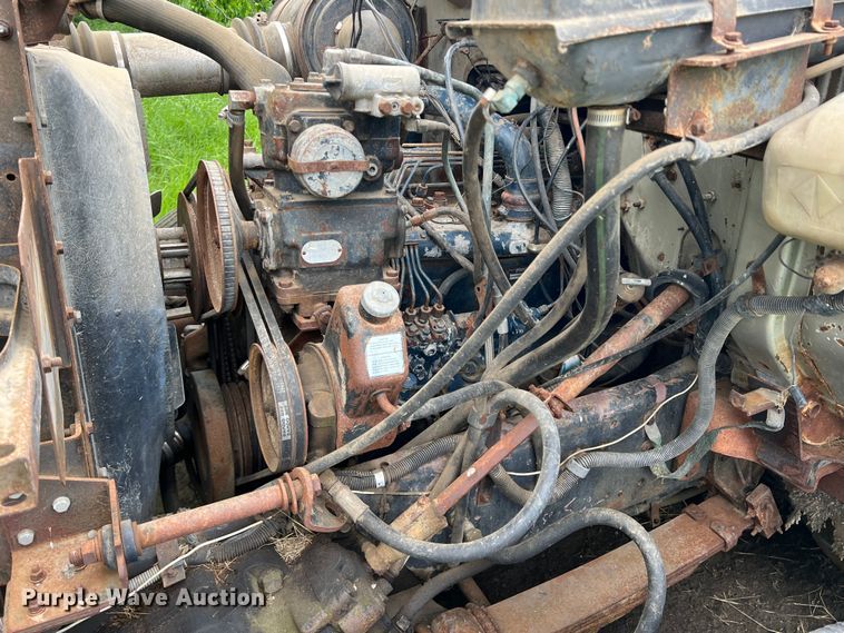 image for item DK7918 1980 International F1954 cotton module transport truck