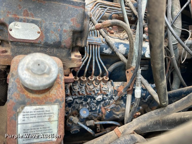 image for item DK7918 1980 International F1954 cotton module transport truck